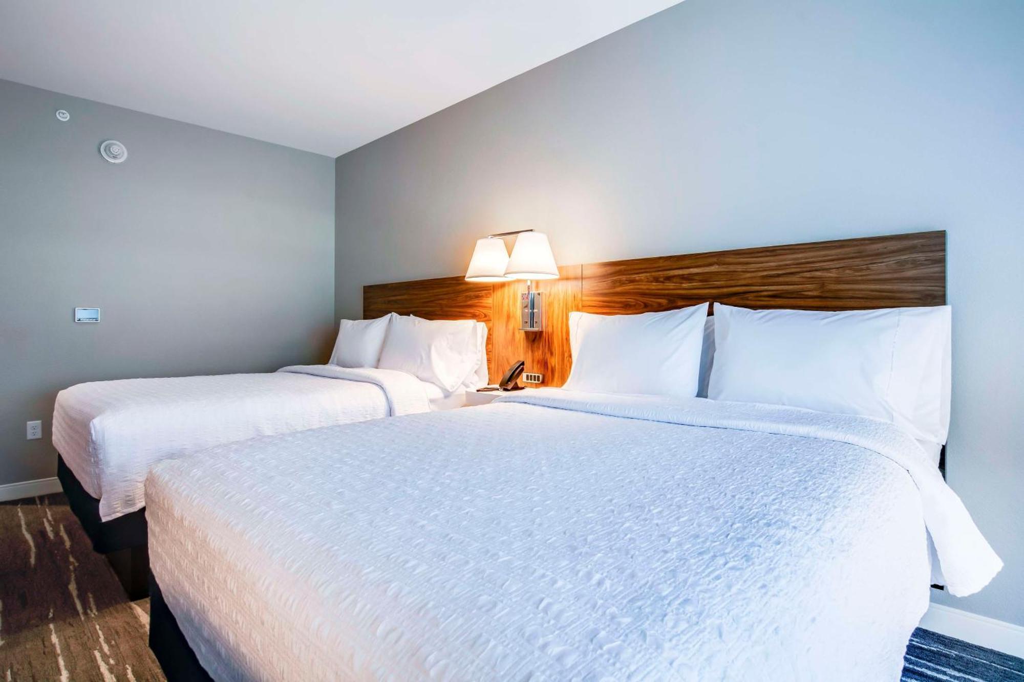 Hampton Inn & Suites By Hilton Louisville East Oxmoor Экстерьер фото